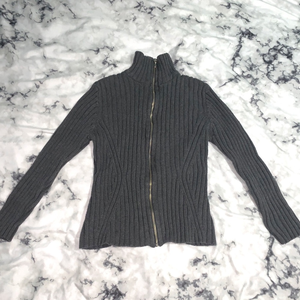 Zip-up sweater fitted